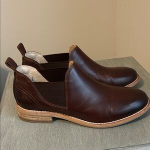 Clarks Women’s Brown Leather Chelsea Loafers Ankle Boots Size 6